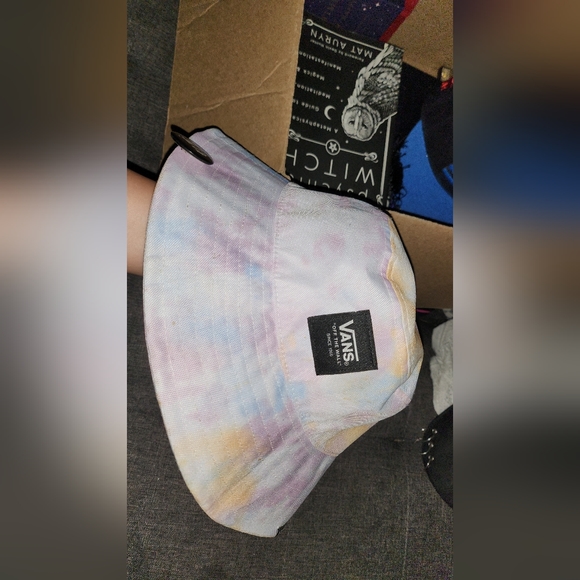 Caps - Picture 4 of 5